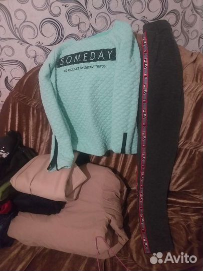 Пакетом,на девочку 1112лет
