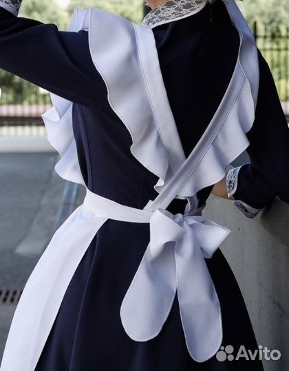 Белый школьный фартук