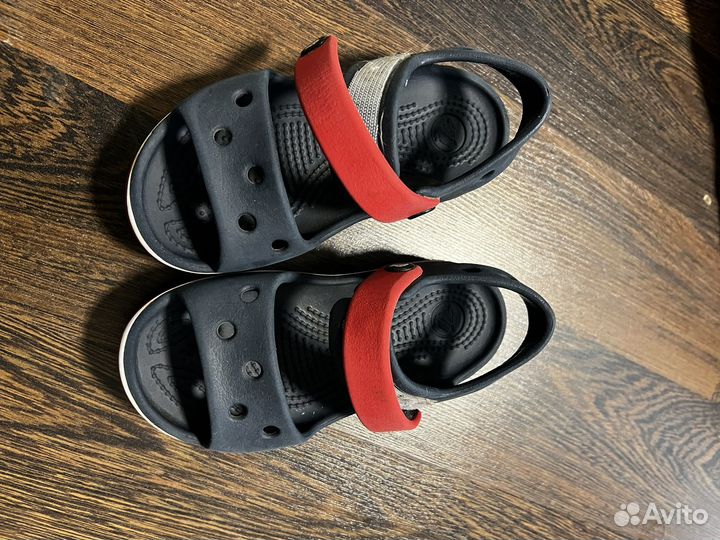 Продам детские босоножки Crocs