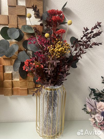 Букет из сухоцветов и стабилизированных цветов