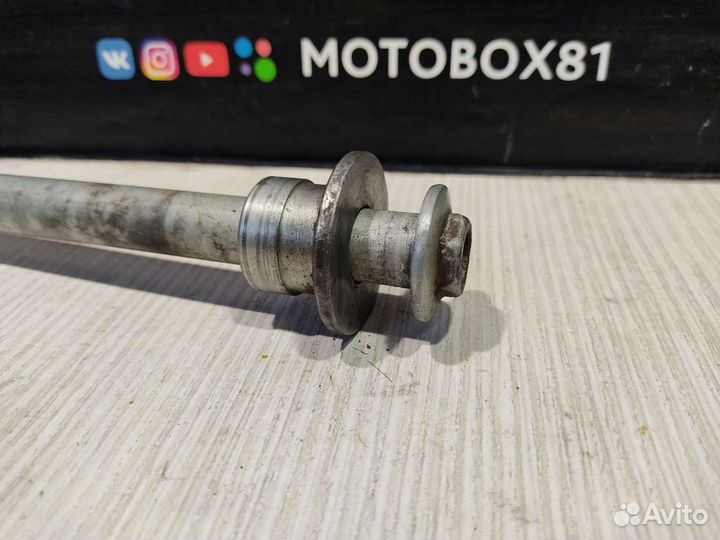 Задняя ось Honda cb400sf довтек
