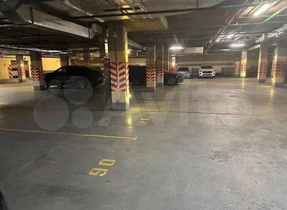 Машиноместо, 18 м²