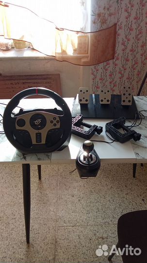 Продаю игровой руль для компьютера