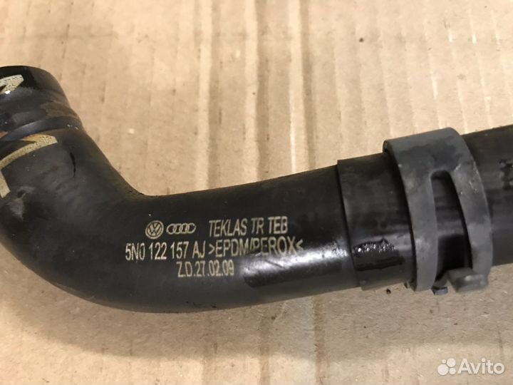 Патрубок системы охлаждения VW Tiguan