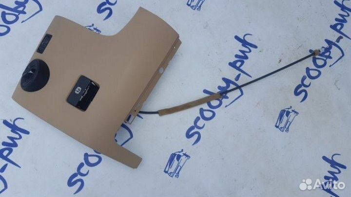 Накладка торпеды передняя левая Volkswagen Touareg