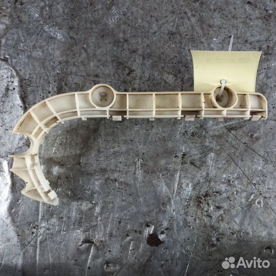 Кронштейн бампера передний правый Mitsubishi