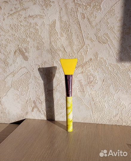 Кисть косметическая для масок новая