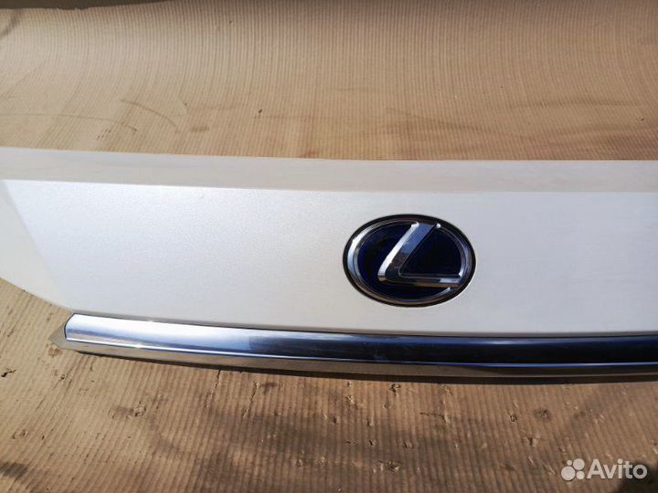 Накладка крышки багажника Лексус PX 4