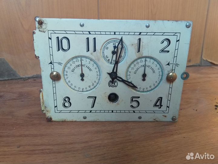 Часы от проигрывателя грампластинок