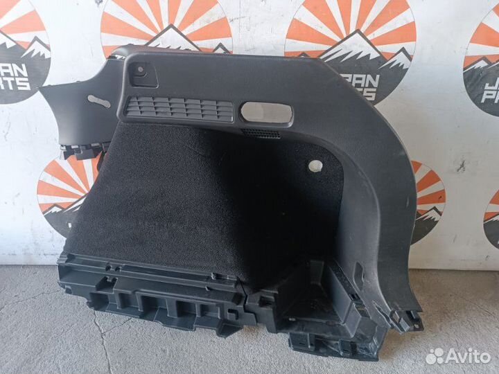 Обшивка двери багажника Mazda CX-5
