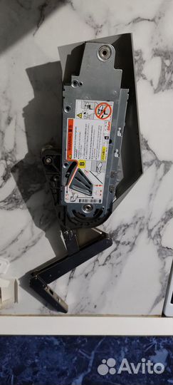 Мебельный механизм Blum