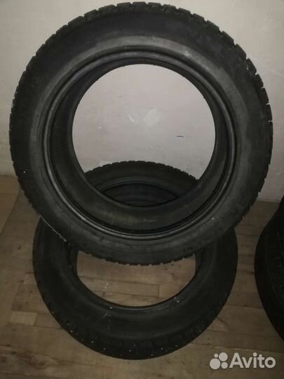 Bridgestone Blizzak Spike-01 255/50 R19