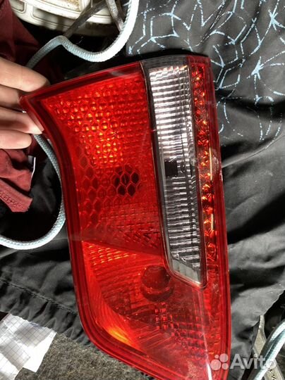 Стопари kia rio 3 дорест в багажник