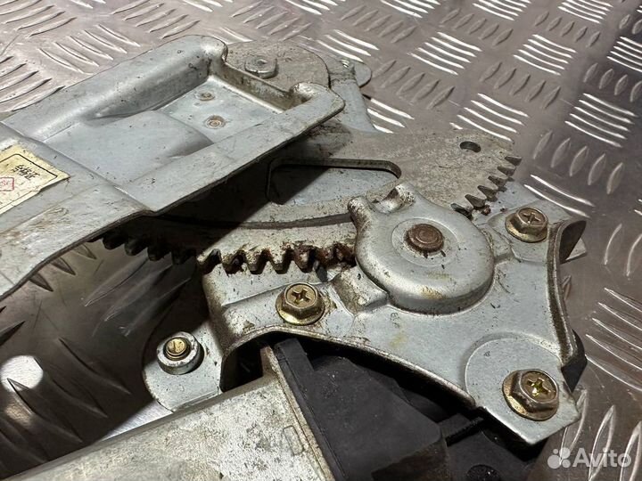 Стеклоподъемник Lifan Solano 2