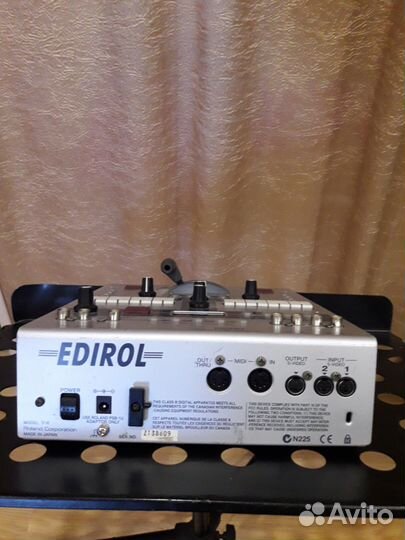 Edirol V4