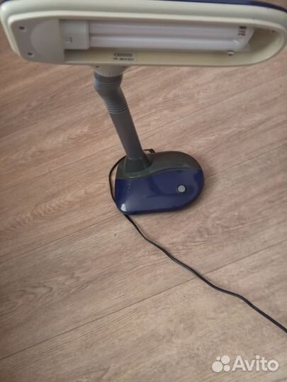 Настольная лампа