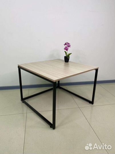 Журнальный столик