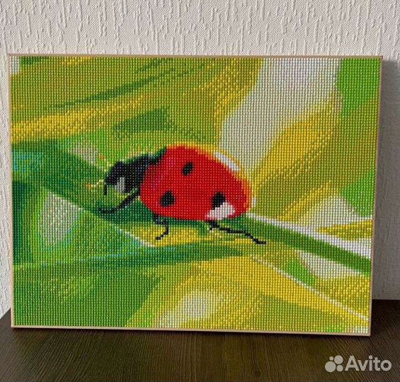 Алмазная мозаика на подрамнике 30*40 Божья коровка