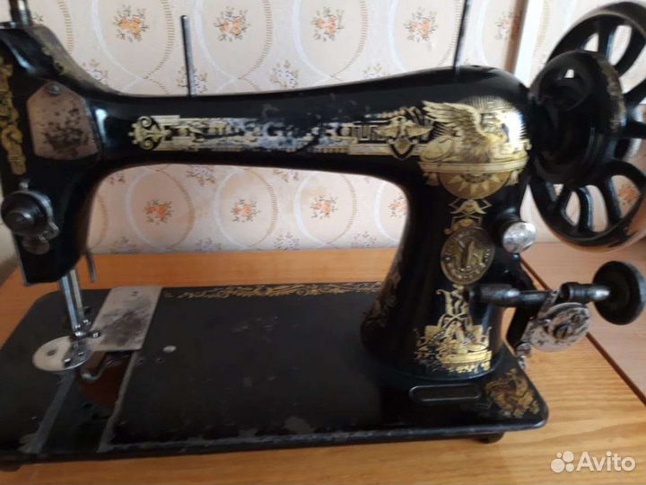 Старинная швейная машинка Zinger ножная