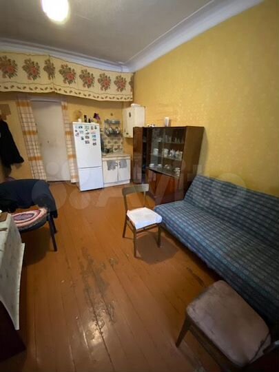 Комната 18 м² в 6-к., 1/2 эт.