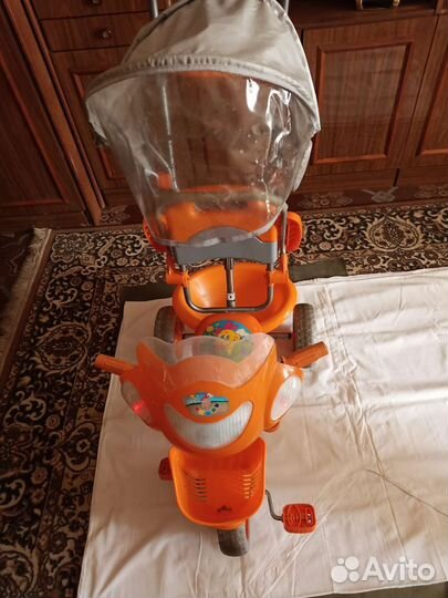 Детский велосипед с ручкой