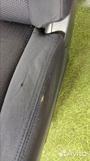 Сиденье переднее левое Nissan Tiida хэтчбек 1.6