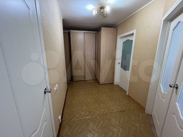 2-к. квартира, 54 м², 1/5 эт.