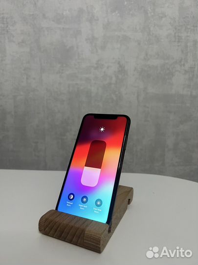 iPhone Xs, 64 ГБ