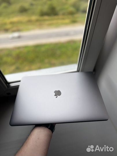 Macbook Pro 15 2017 i7 16gb