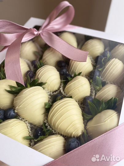 Клубника в шоколаде в подарок в Нахабино