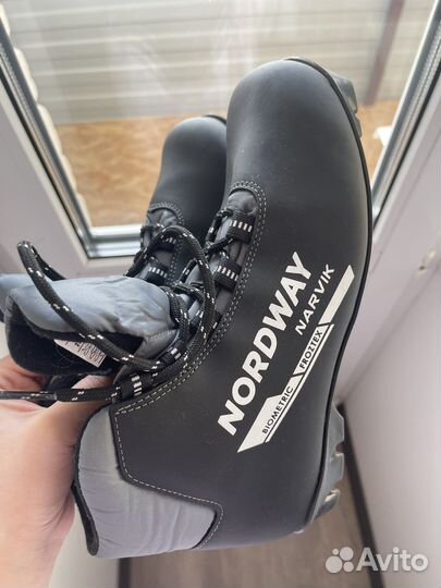 Лыжные ботинки