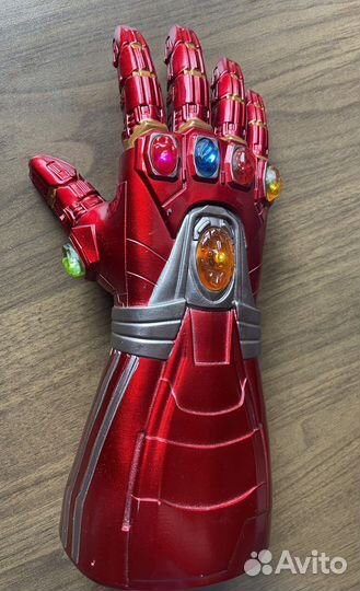 Перчатка Тони Старка