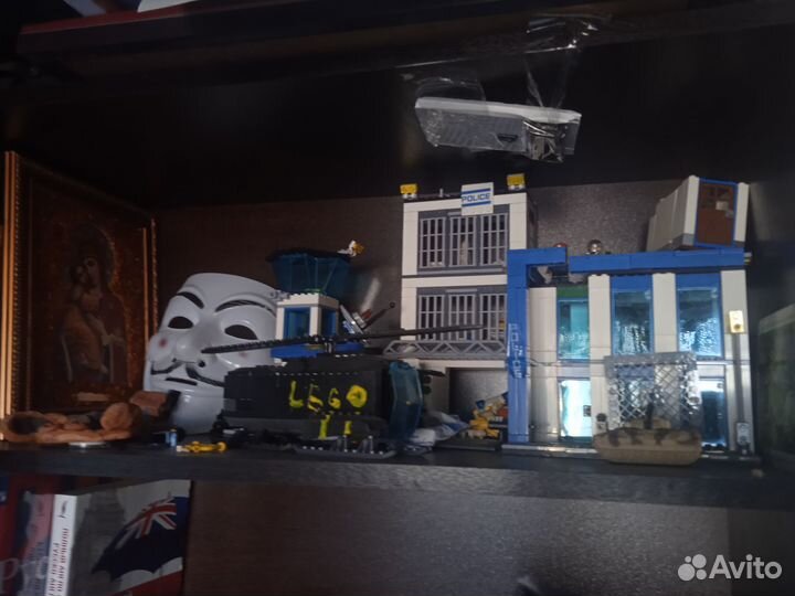 Полка с лего