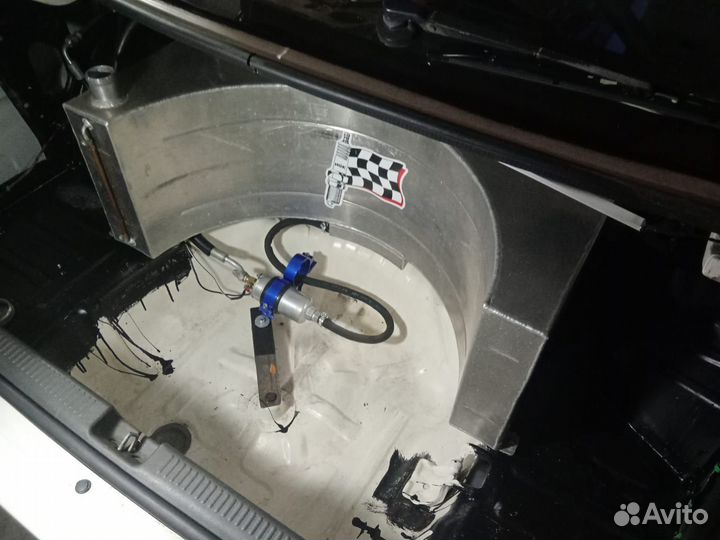 Противоотливной топливный бак