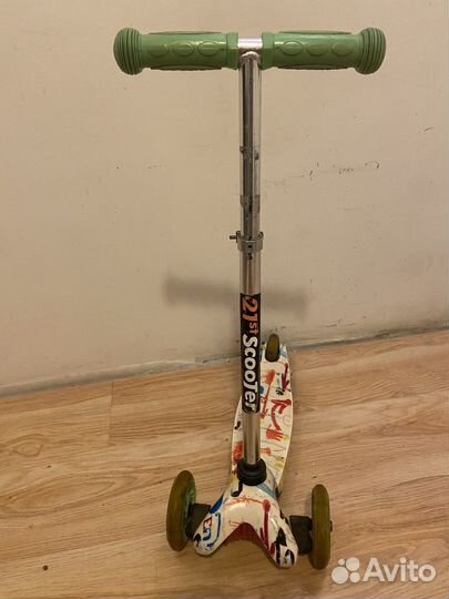 Самокат трехколесный