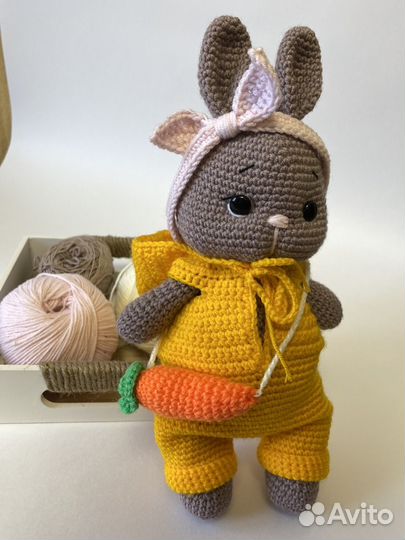 Зайка вязаный ручная работа