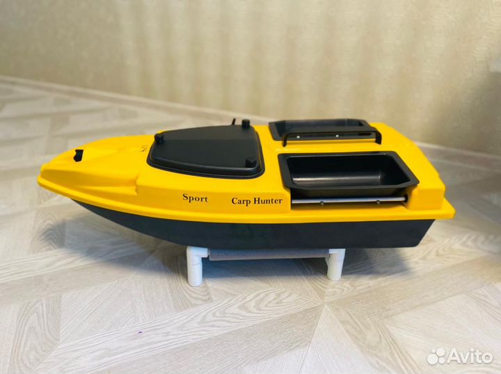 Прикормочный кораблик для рыбалки