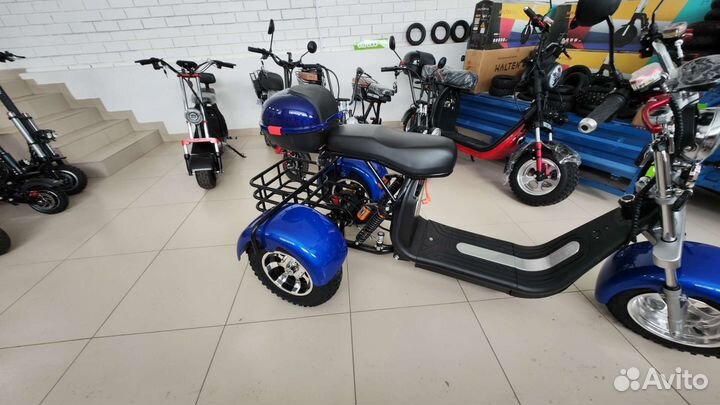Электроскутер трицикл трайк