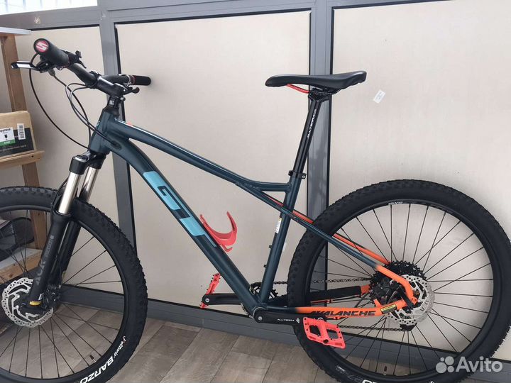 Велосипед GT avalanche elite 27,5 2020г