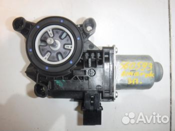 Моторчик заднего правого стеклоподъемника