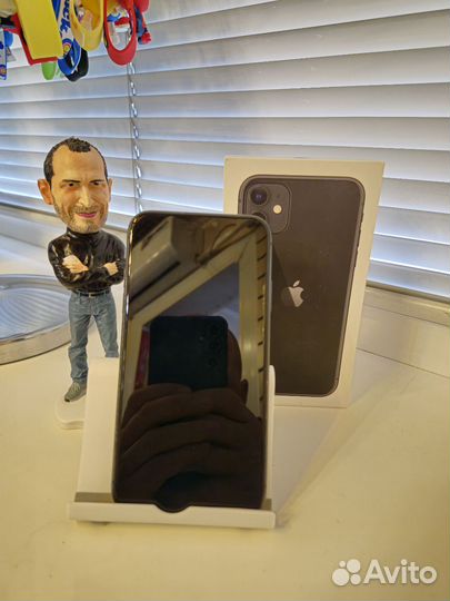 iPhone 11, 64 ГБ