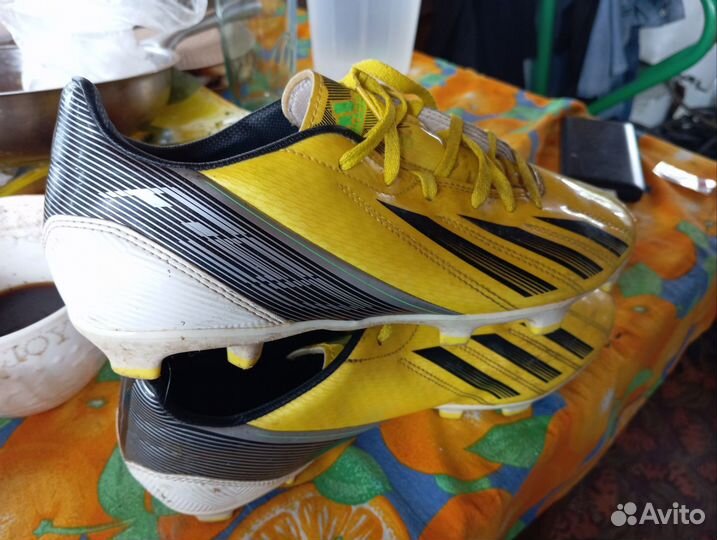 Футбольные бутсы adidas 41,5 размер