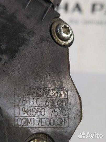 Педаль газа Lexus Lx570 3 3UR-FE 2010