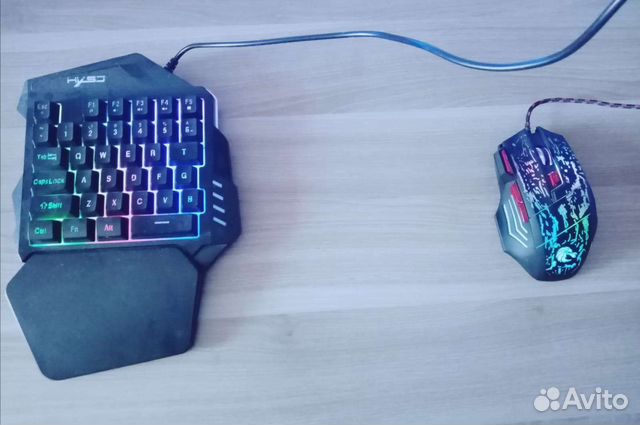 Игровая клавиатура и мышь