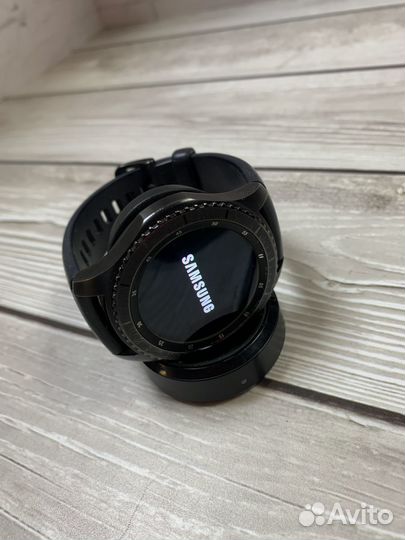 Смарт часы Samsung Galaxy S3 frontier