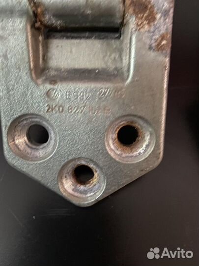 Volkswagen Caddy 2006г петля двери задней