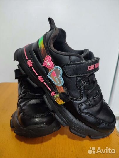 Кроссовки для девочки