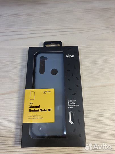 Чехол на телефон