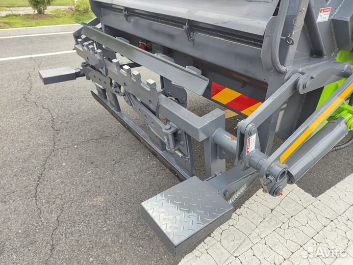 Мусоровоз на базе Isuzi NQR90 с задней загрузкой