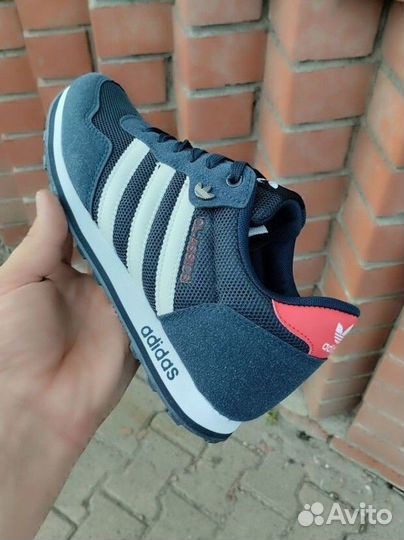 Кроссовки Adidas Classic